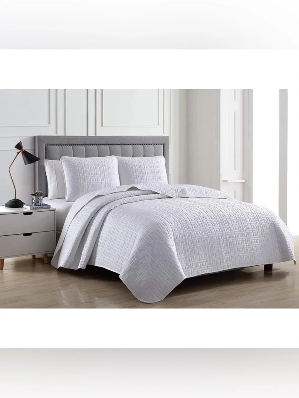 Classic White Quilted king/cal king Bedspread Set